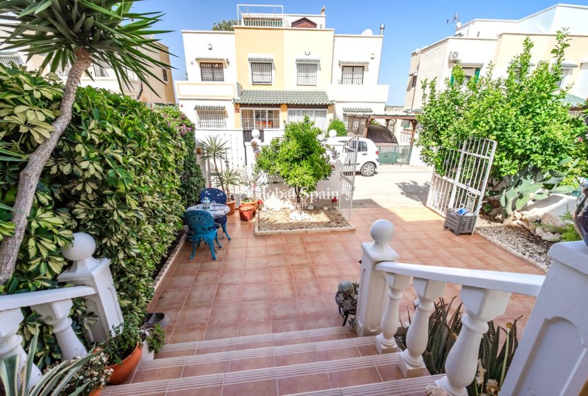 Resale - HOUSE -
LOS BALCONES - LOS ALTOS - Res Valle de los pinos