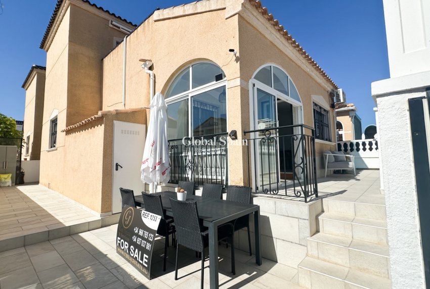 Resale - HOUSE -
LOS BALCONES - LOS ALTOS