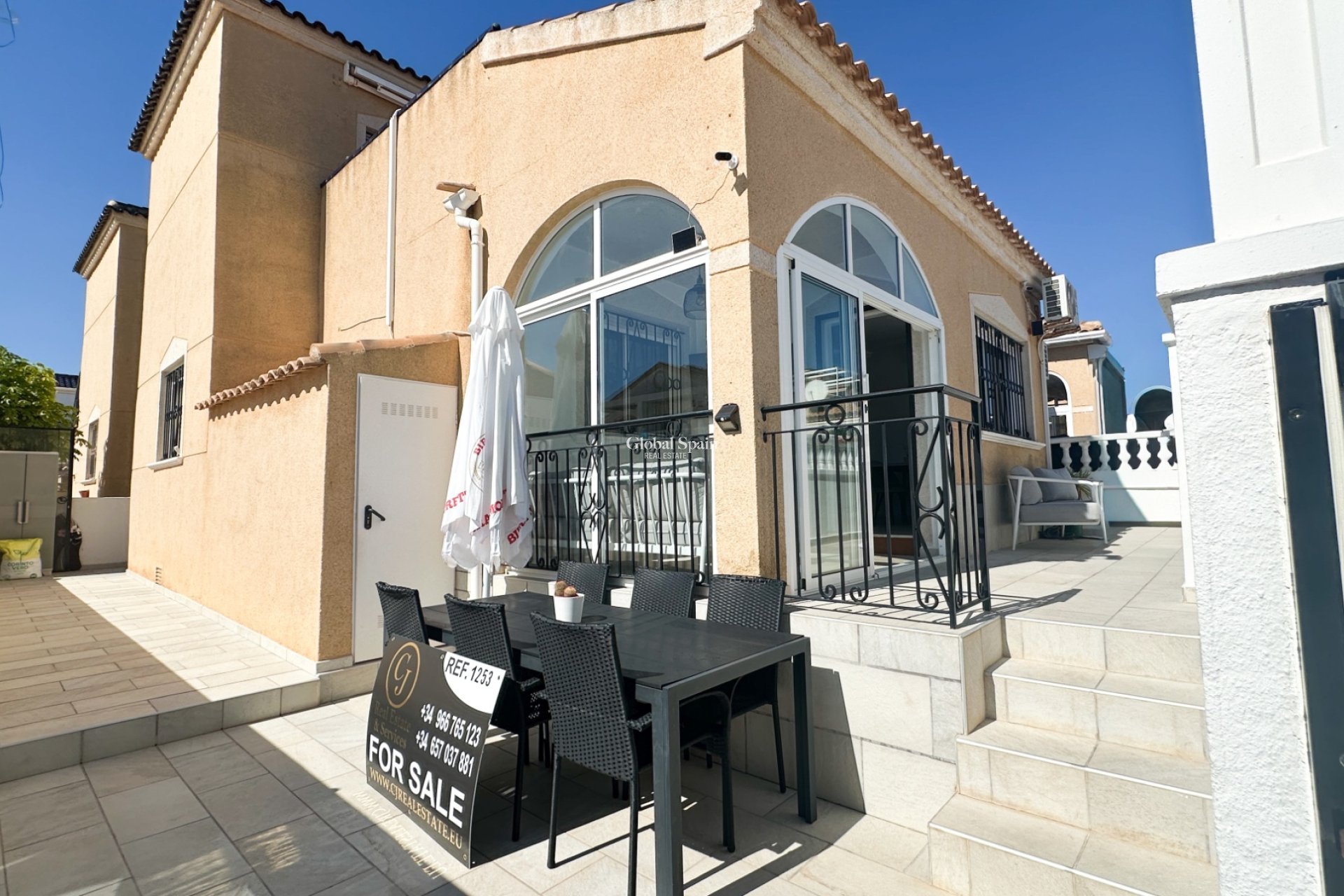 Resale - HOUSE -
LOS BALCONES - LOS ALTOS