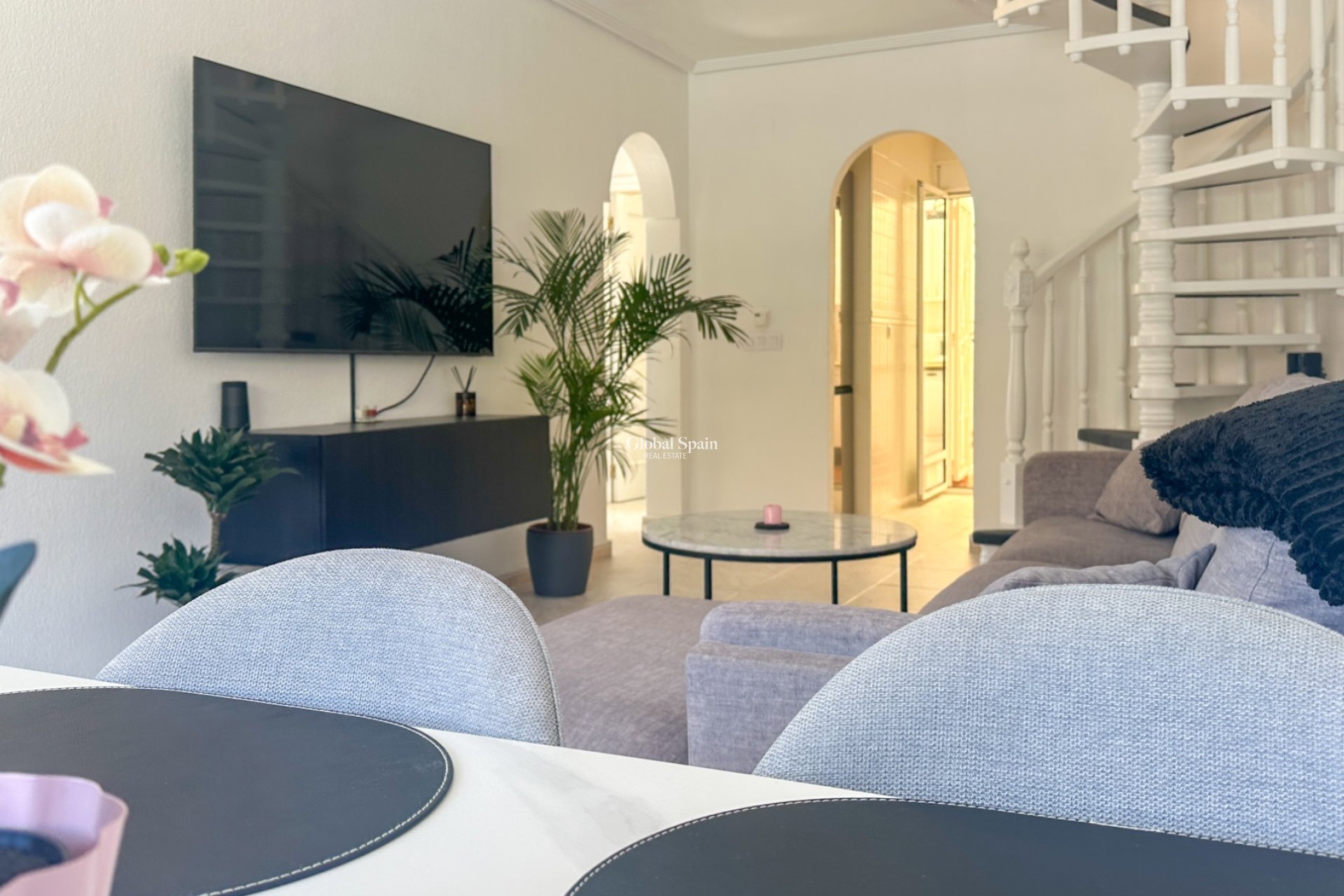 Resale - HOUSE -
LOS BALCONES - LOS ALTOS