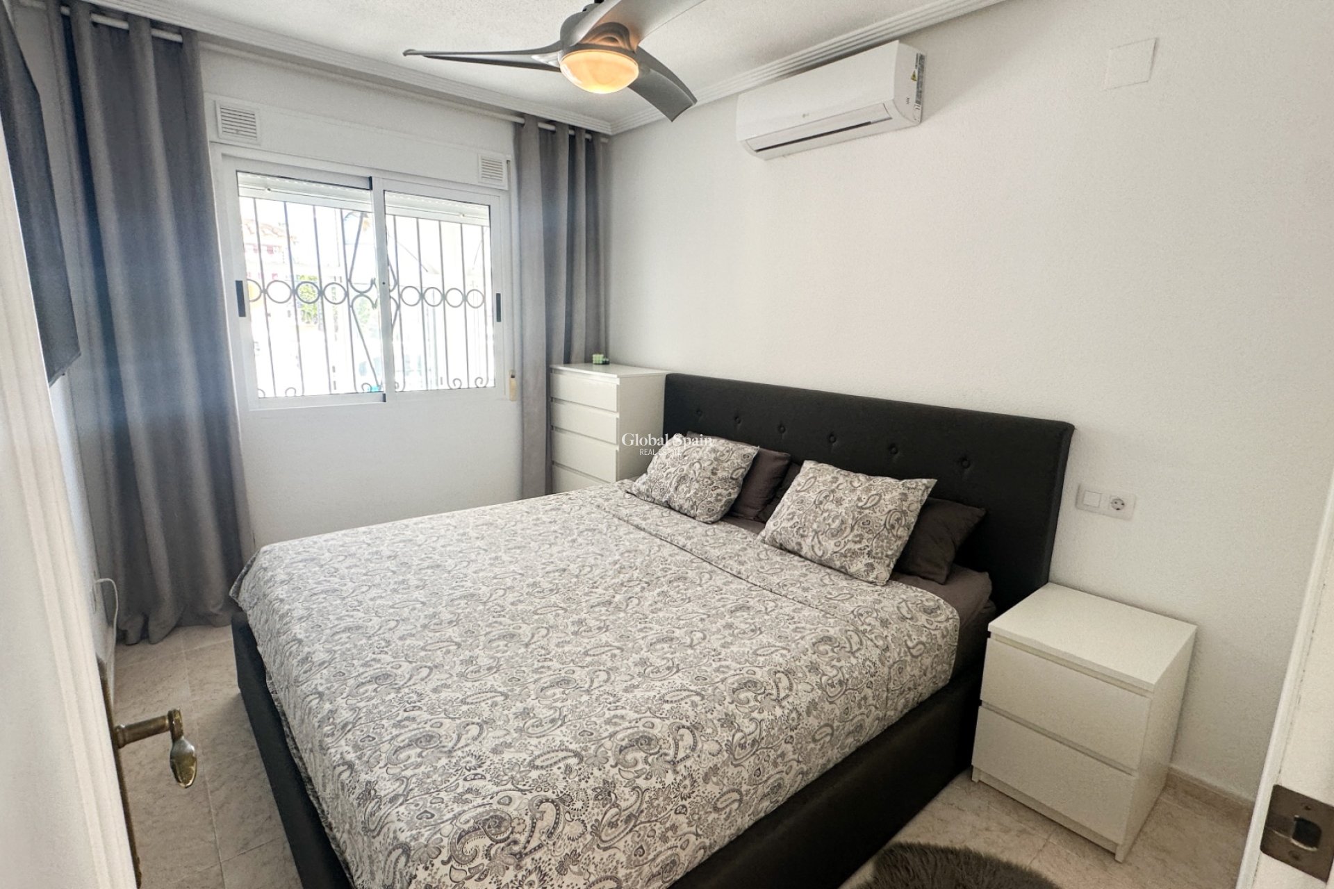 Resale - HOUSE -
LOS BALCONES - LOS ALTOS