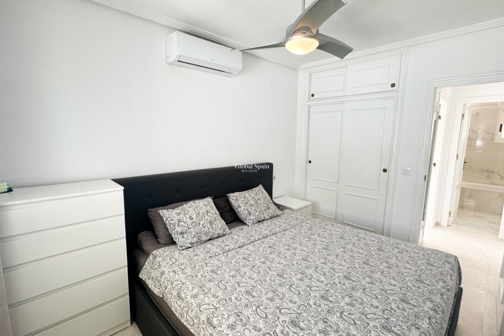 Resale - HOUSE -
LOS BALCONES - LOS ALTOS