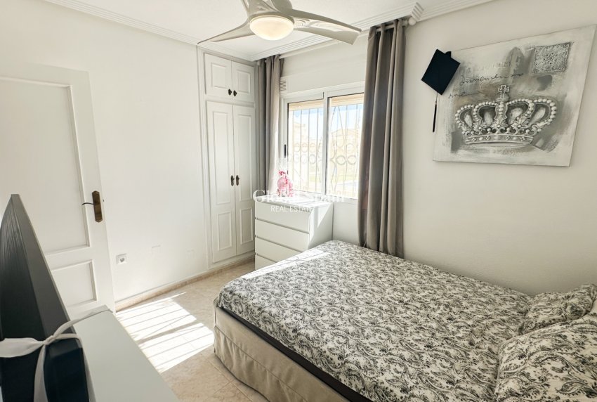 Resale - HOUSE -
LOS BALCONES - LOS ALTOS