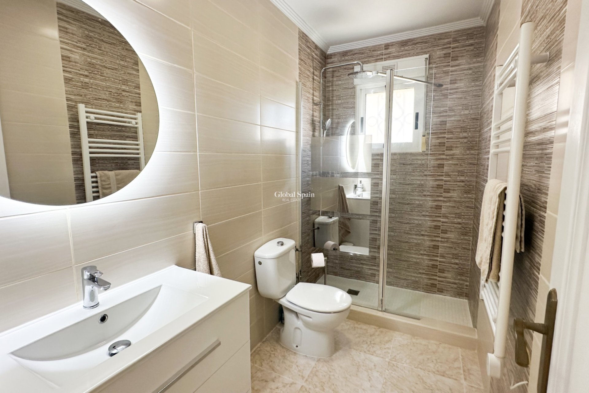 Resale - HOUSE -
LOS BALCONES - LOS ALTOS