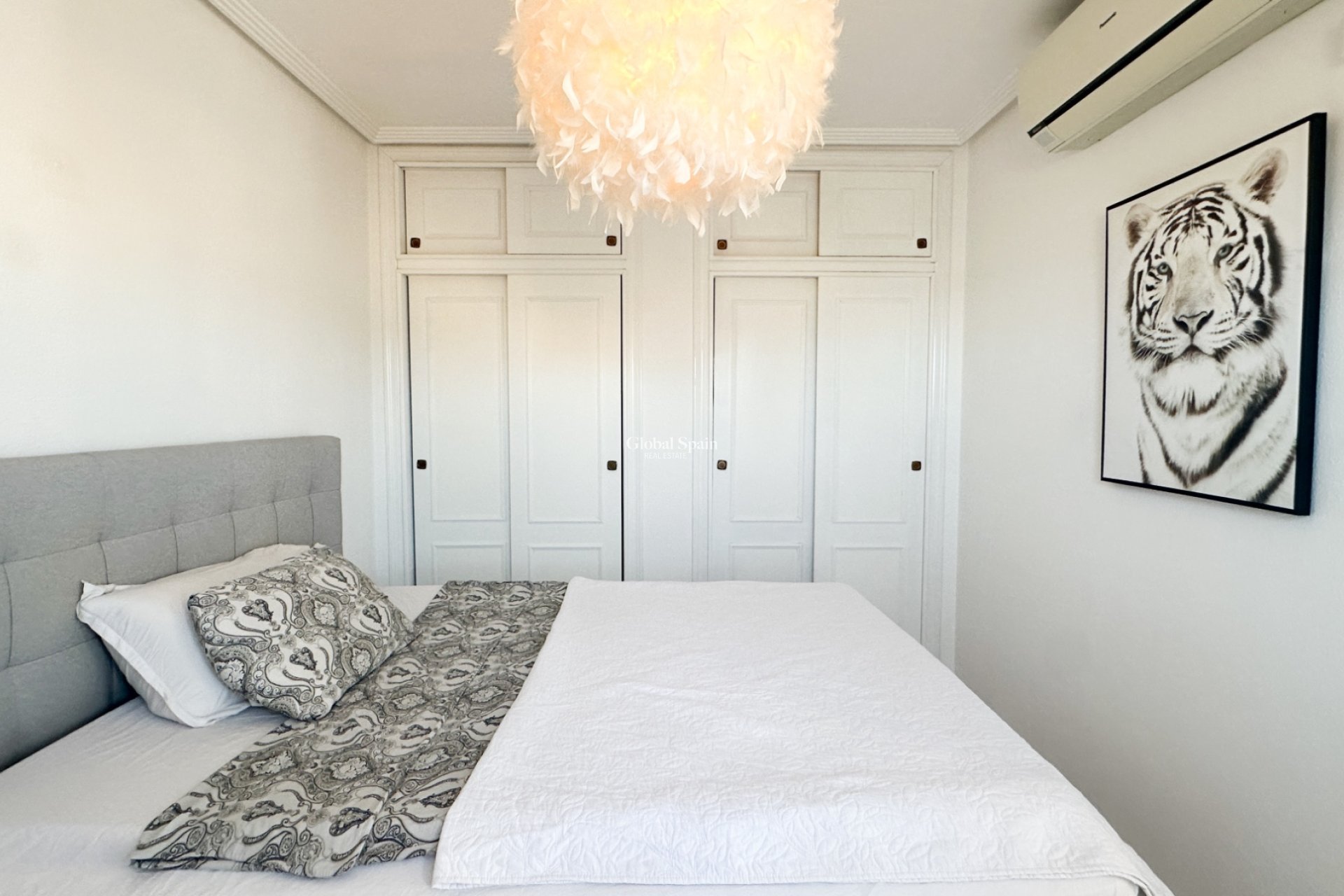 Resale - HOUSE -
LOS BALCONES - LOS ALTOS