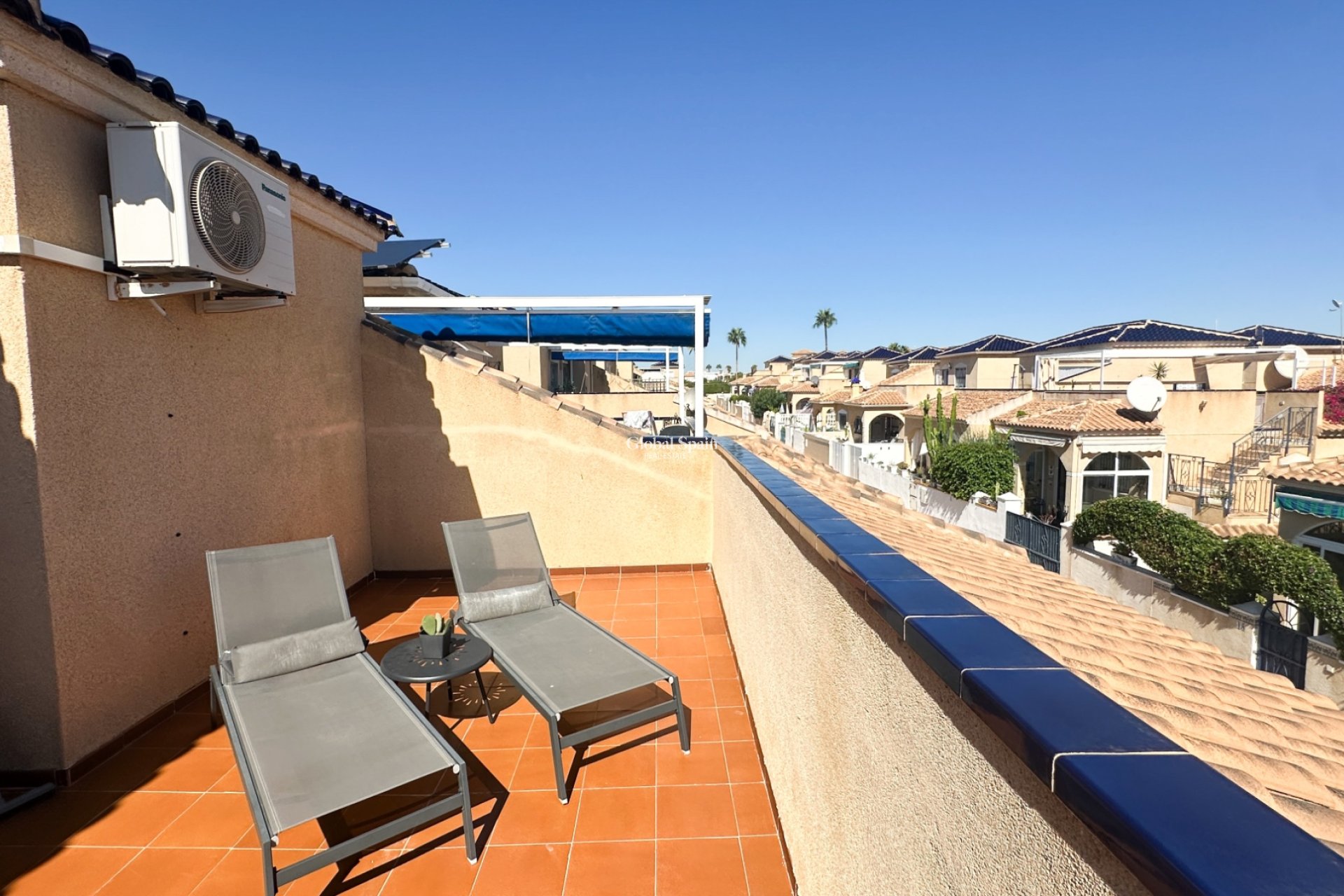 Resale - HOUSE -
LOS BALCONES - LOS ALTOS