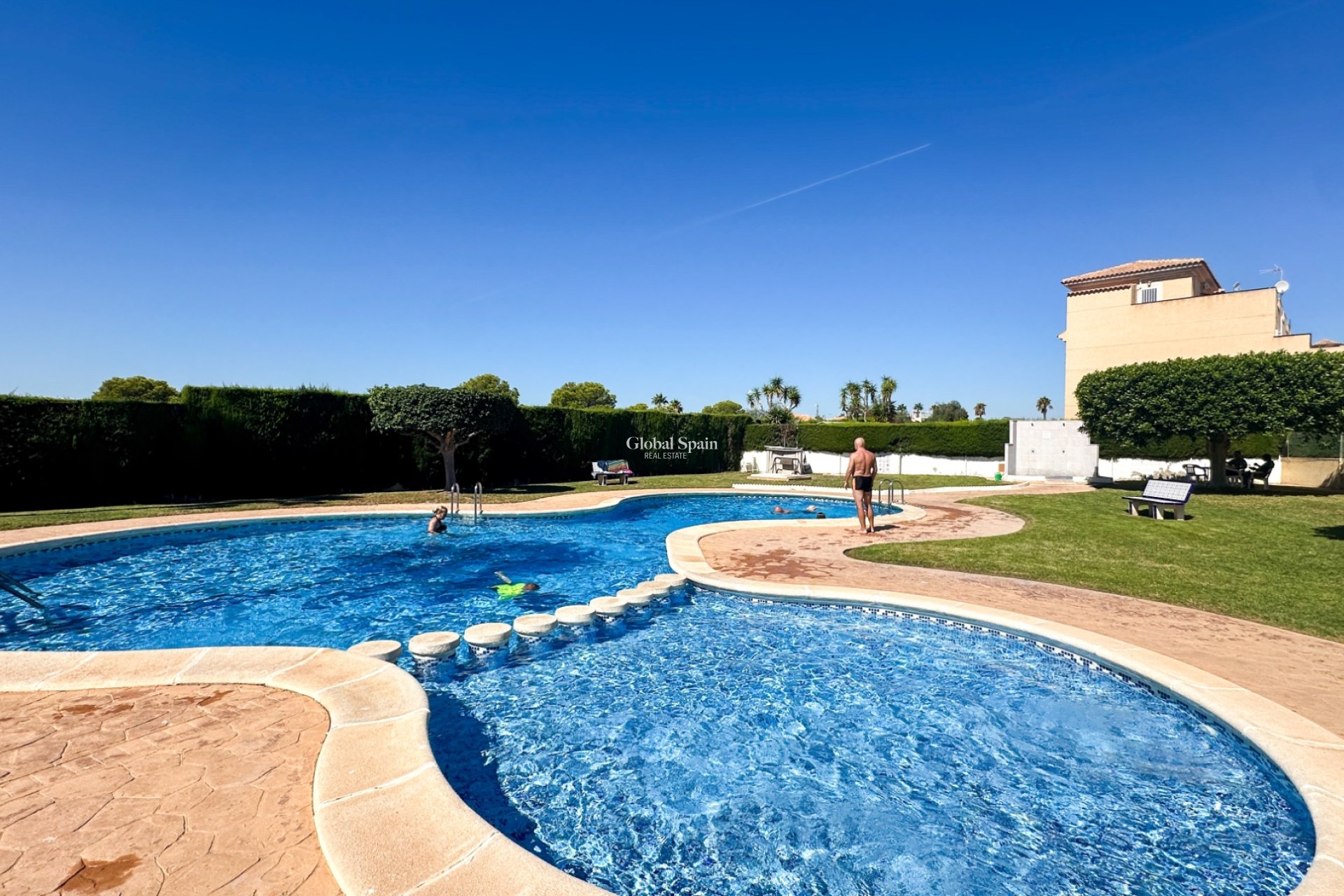 Resale - HOUSE -
LOS BALCONES - LOS ALTOS