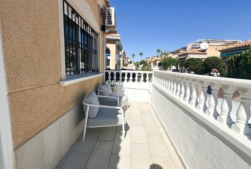 Resale - HOUSE -
LOS BALCONES - LOS ALTOS