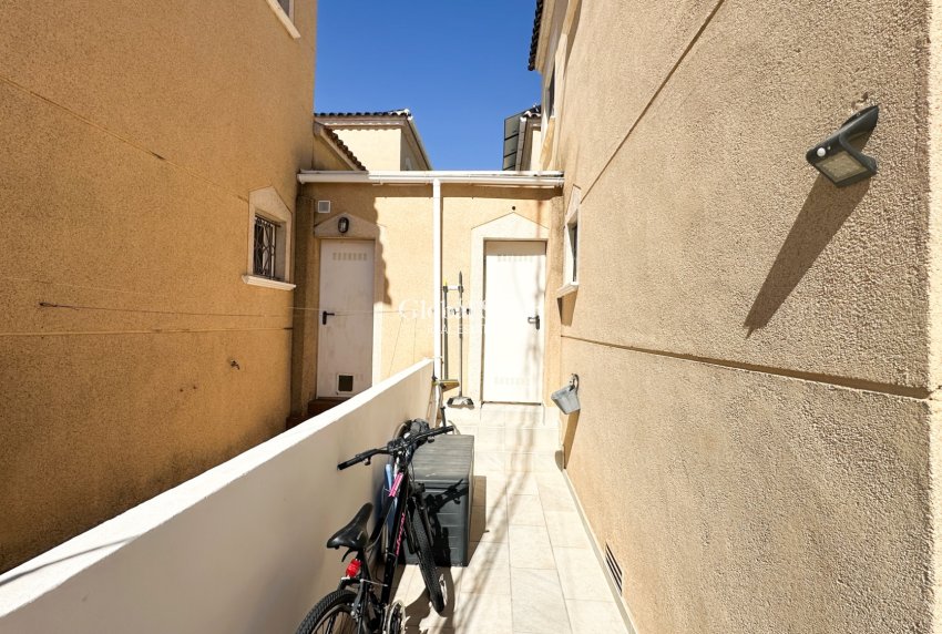 Resale - HOUSE -
LOS BALCONES - LOS ALTOS