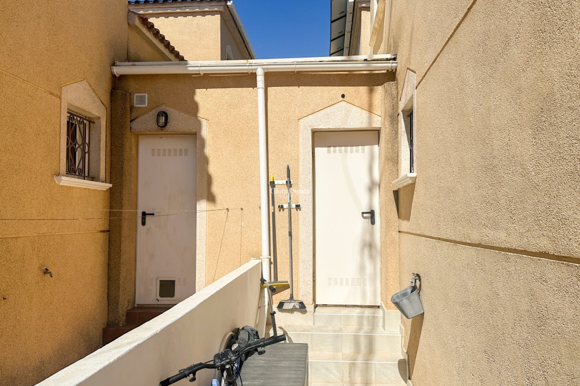 Resale - HOUSE -
LOS BALCONES - LOS ALTOS