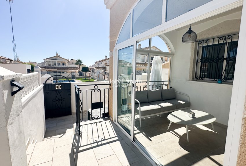 Resale - HOUSE -
LOS BALCONES - LOS ALTOS