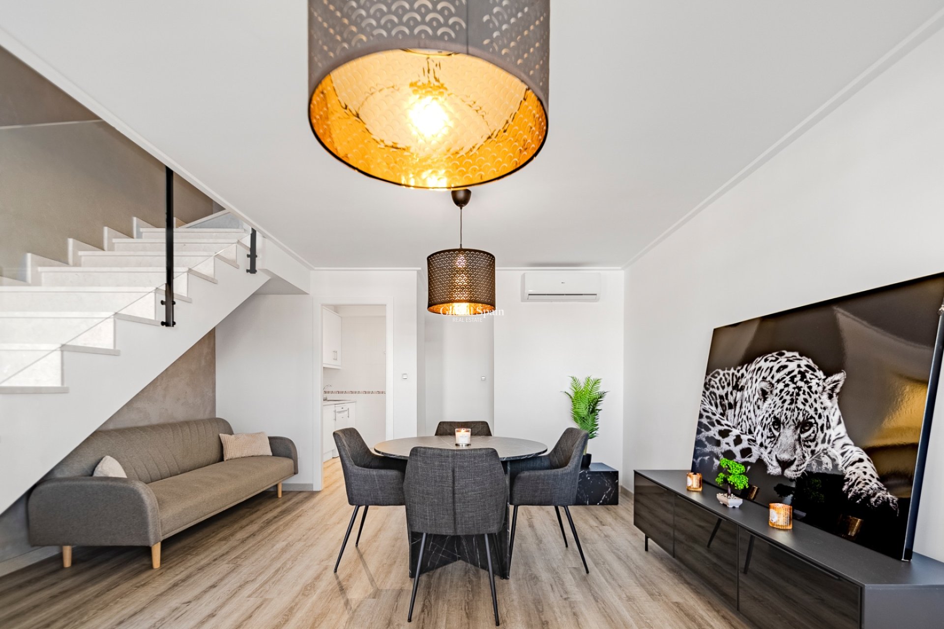 Resale - House -
LOS BALCONES - LOS ALTOS