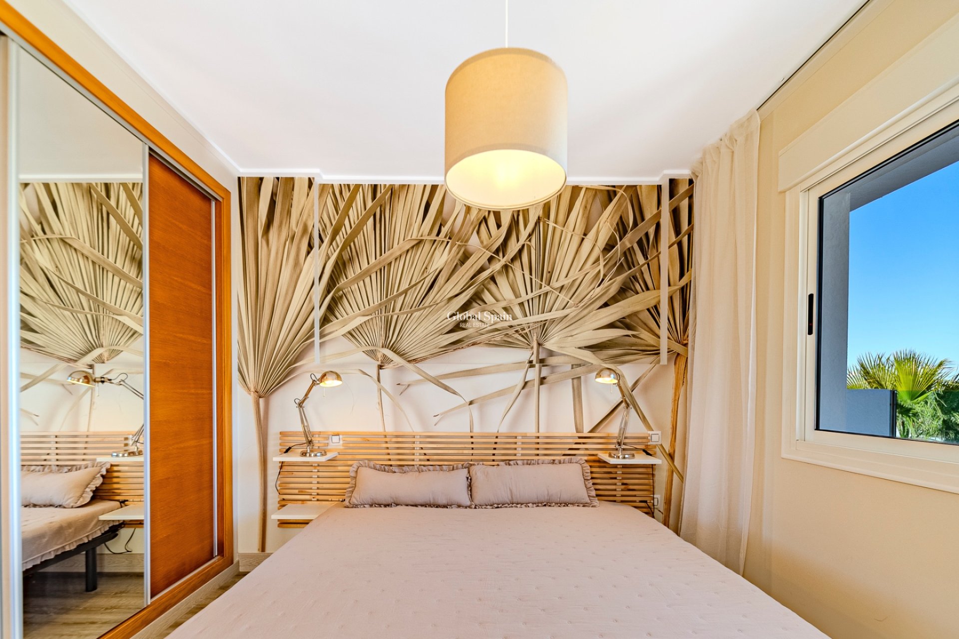 Resale - House -
LOS BALCONES - LOS ALTOS