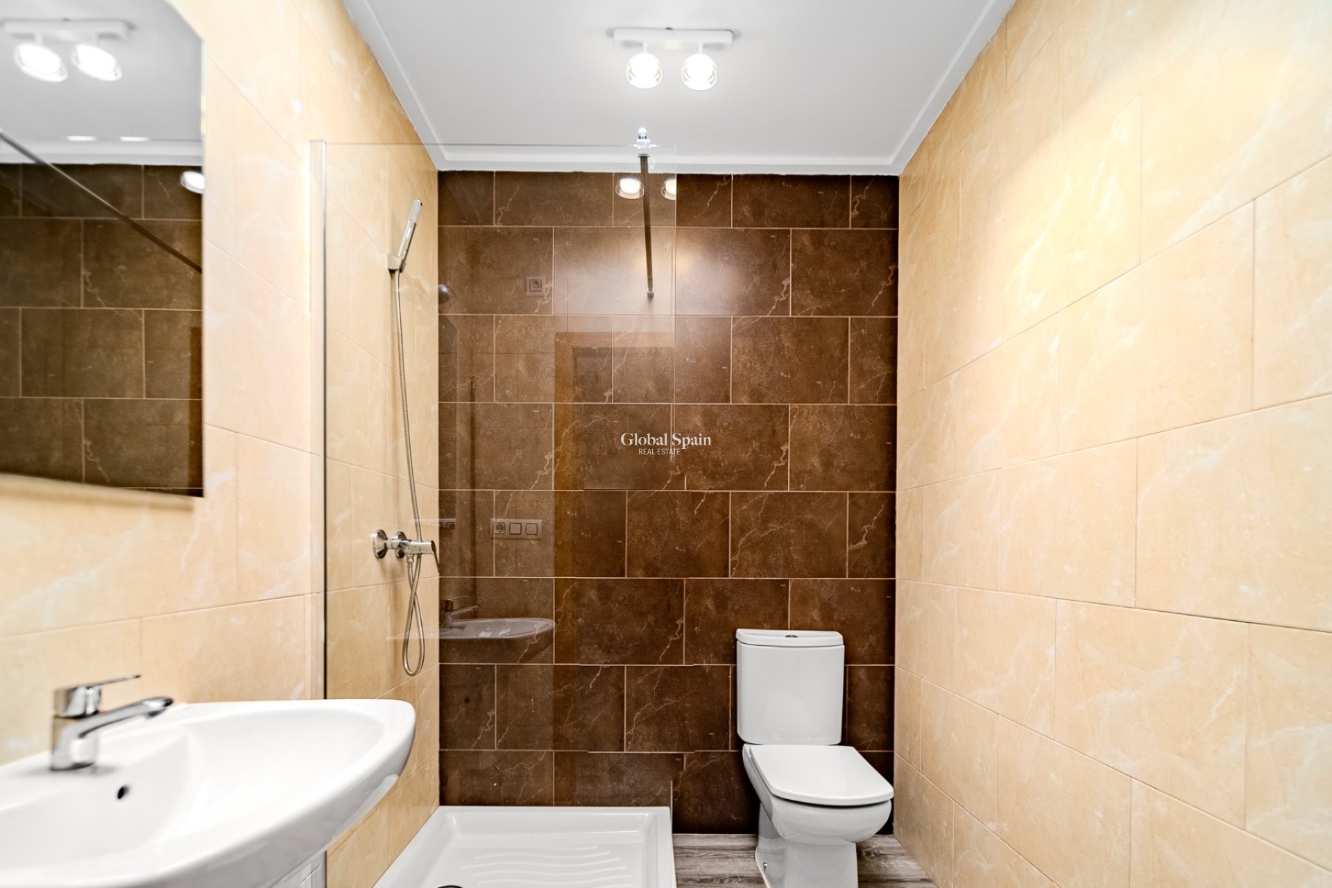 Resale - House -
LOS BALCONES - LOS ALTOS