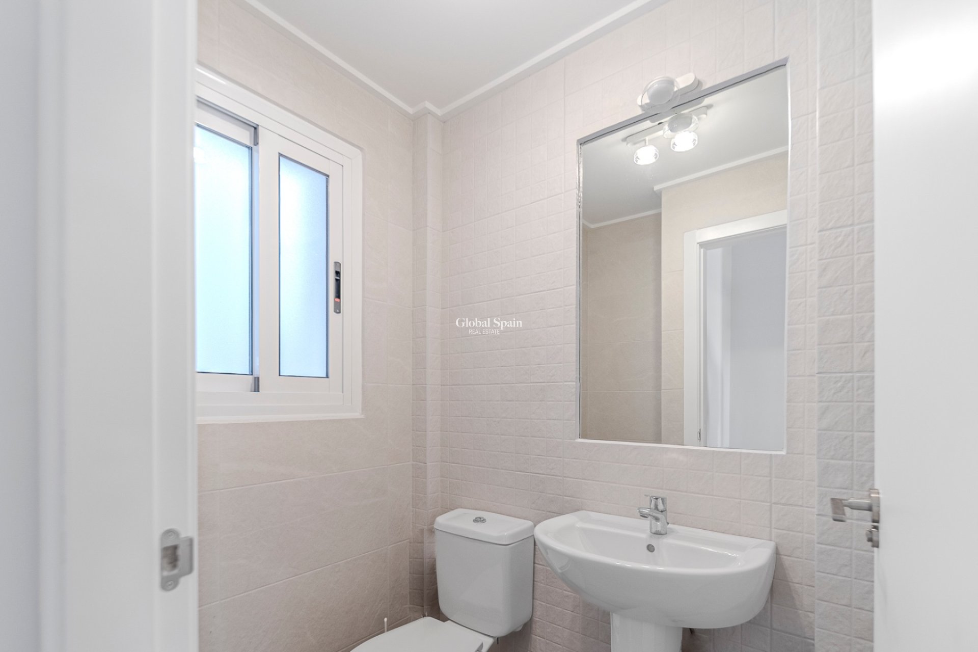 Resale - House -
LOS BALCONES - LOS ALTOS