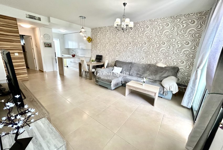 Resale - HOUSE -
LOS DOLSES - Inland