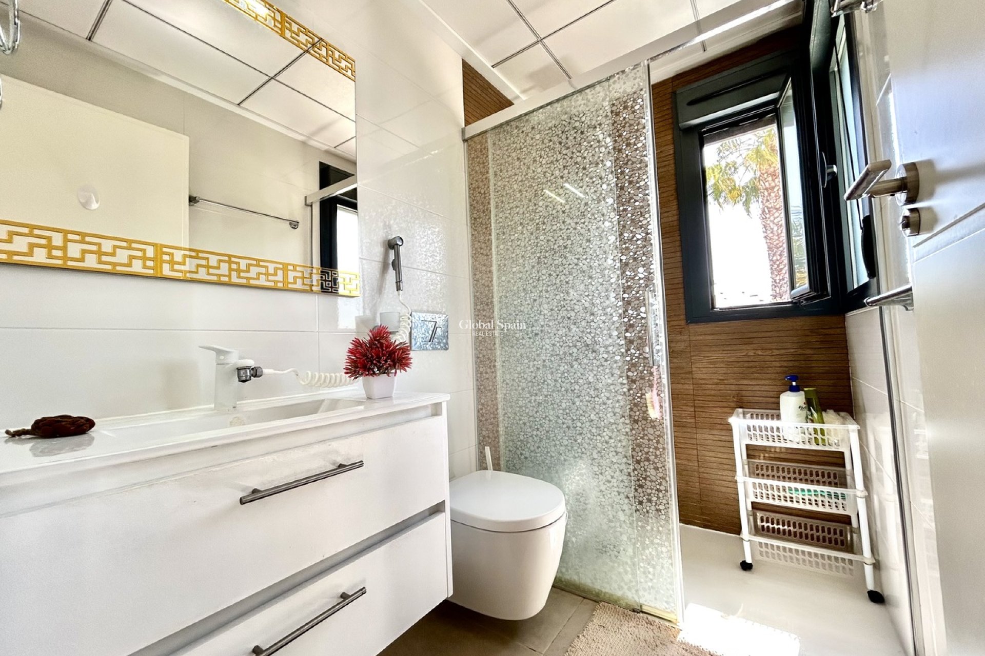 Resale - HOUSE -
LOS DOLSES - Inland