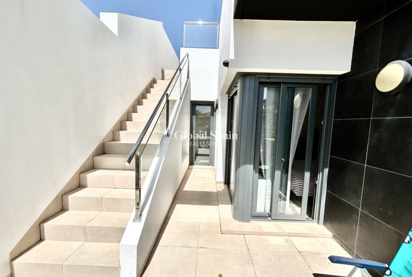 Resale - HOUSE -
LOS DOLSES - Inland