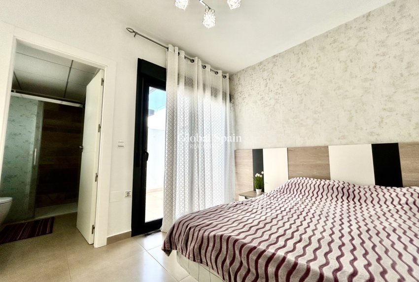 Resale - HOUSE -
LOS DOLSES - Inland