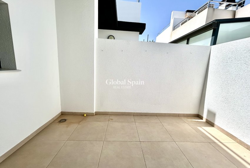 Resale - HOUSE -
LOS DOLSES - Inland