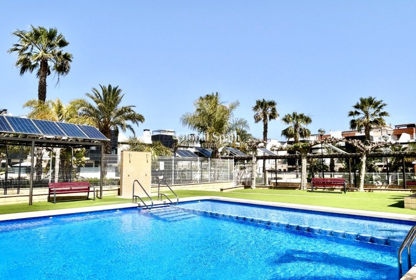 Resale - HOUSE -
LOS DOLSES - Inland