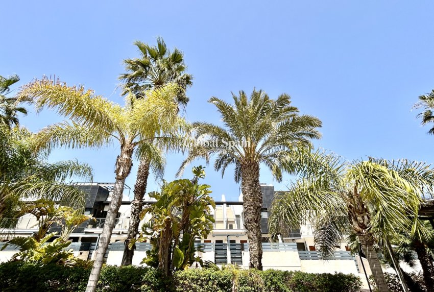 Resale - HOUSE -
LOS DOLSES - Inland