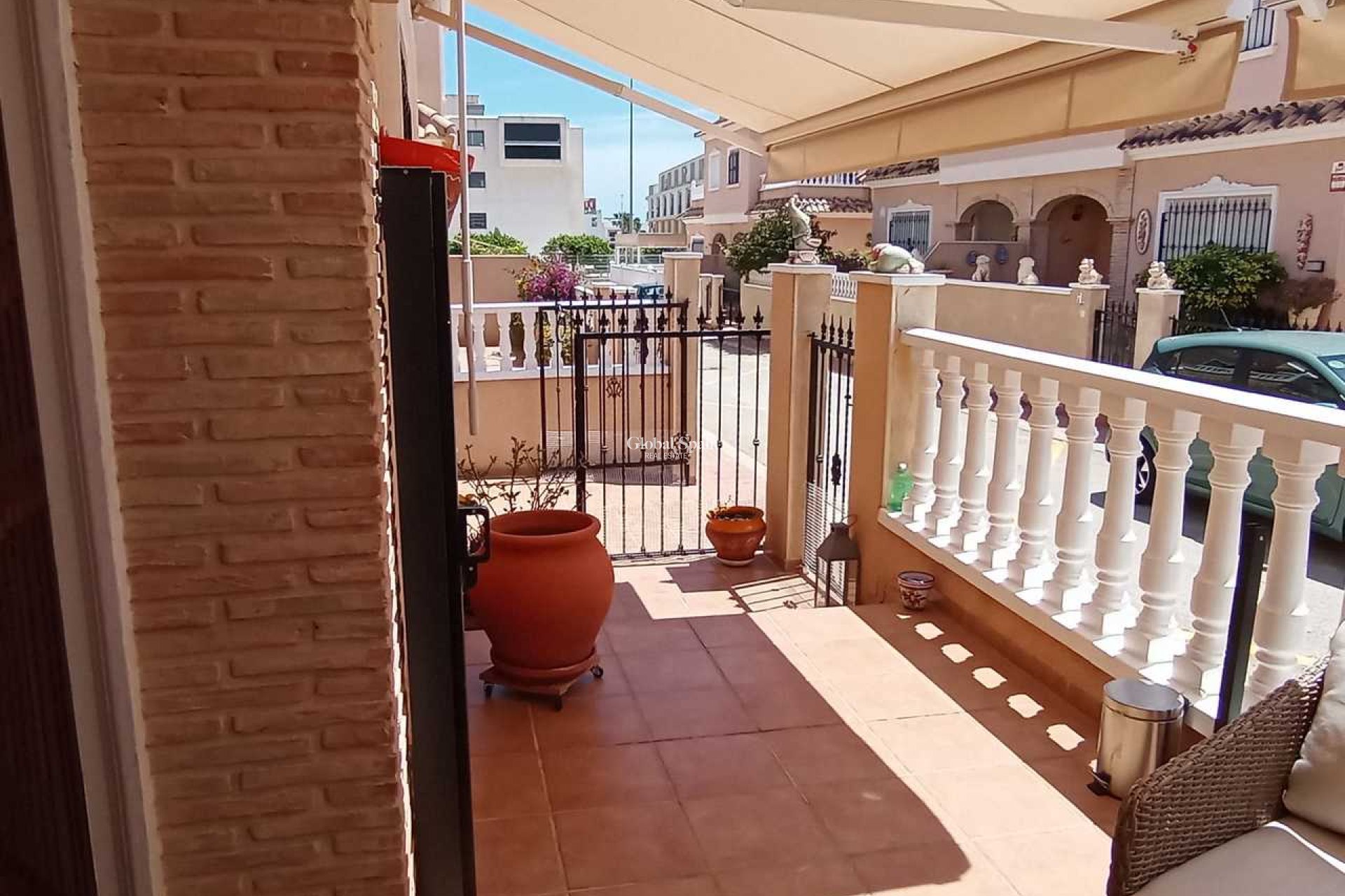 Resale - HOUSE -
LOS DOLSES - Inland