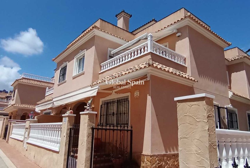 Resale - HOUSE -
LOS DOLSES - Inland
