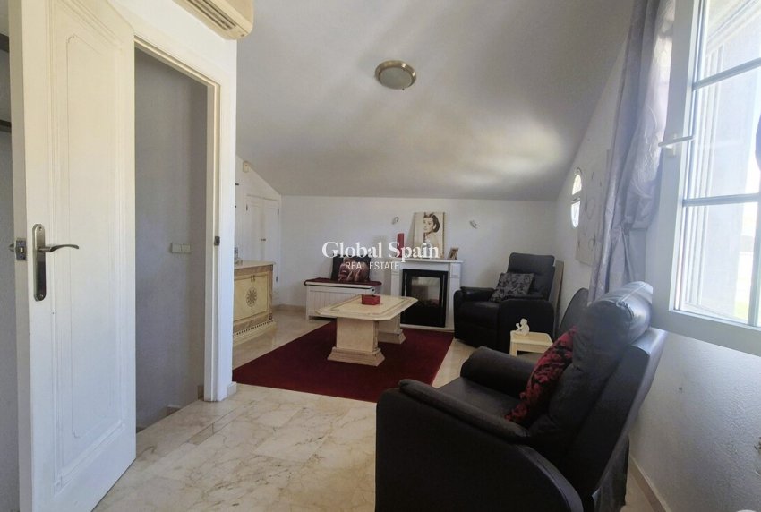 Resale - HOUSE -
LOS DOLSES - Inland