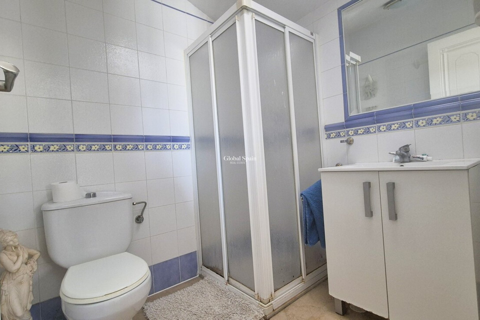 Resale - HOUSE -
LOS DOLSES - Inland