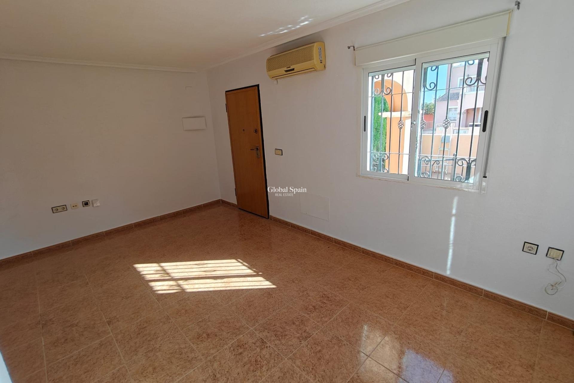 Resale - HOUSE -
LOS MONTESINOS - Costa Blanca Sur