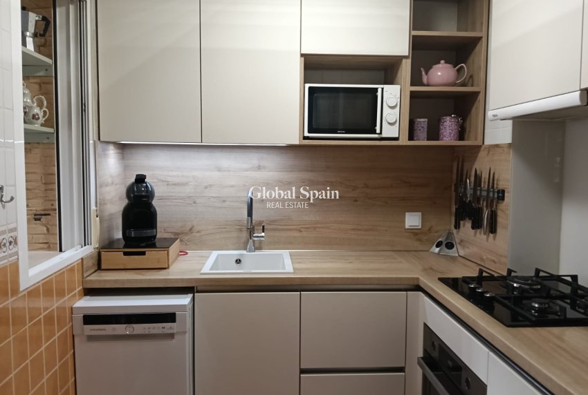 Resale - HOUSE -
LOS MONTESINOS - Costa Blanca