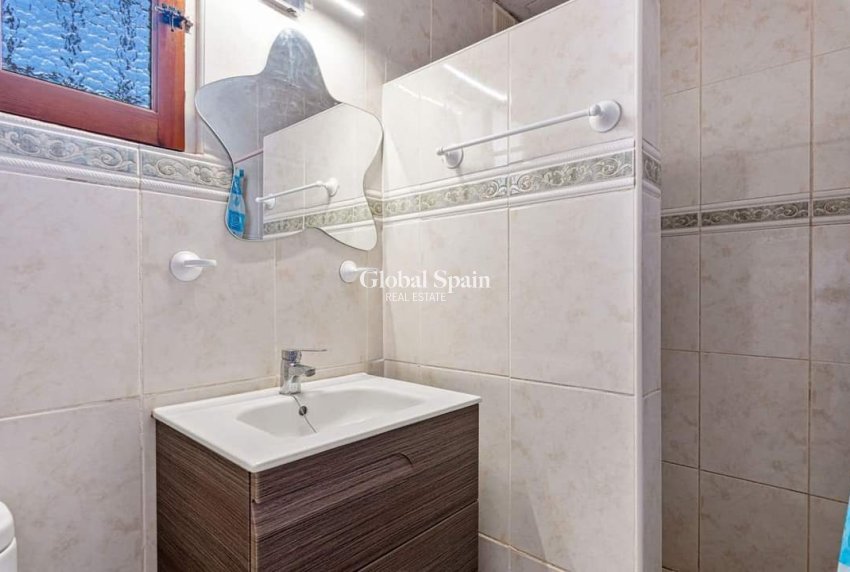 Resale - HOUSE -
LOS MONTESINOS - Costa Blanca