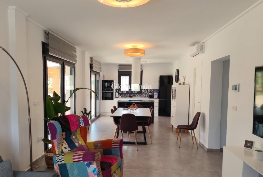 Resale - HOUSE -
LOS MONTESINOS - Costa Blanca