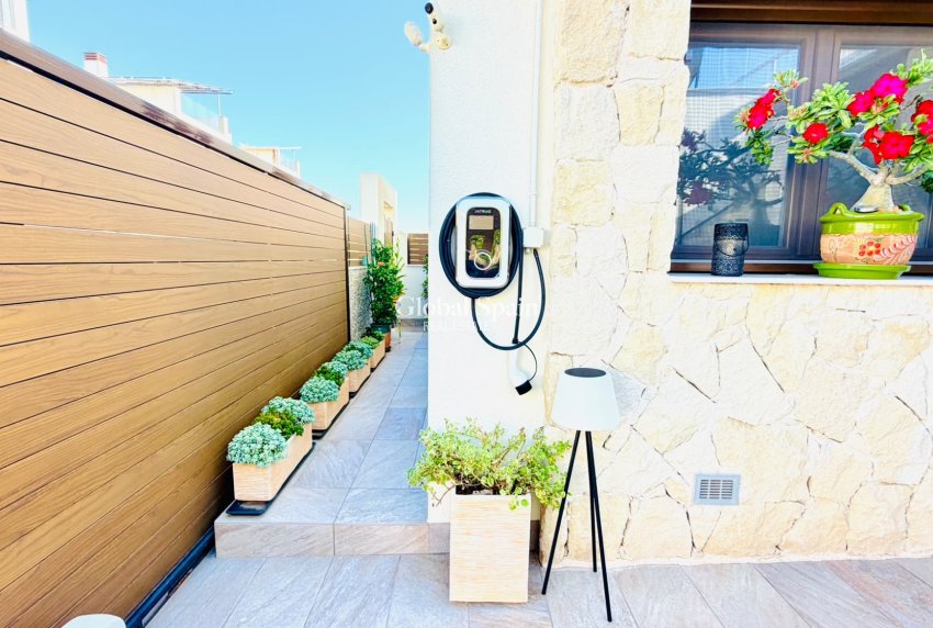 Resale - HOUSE -
LOS MONTESINOS - Costa Blanca