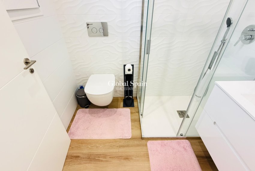 Resale - HOUSE -
LOS MONTESINOS - La Herada