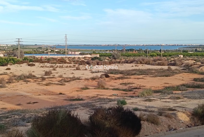 Resale - HOUSE -
LOS MONTESINOS - La Herrada