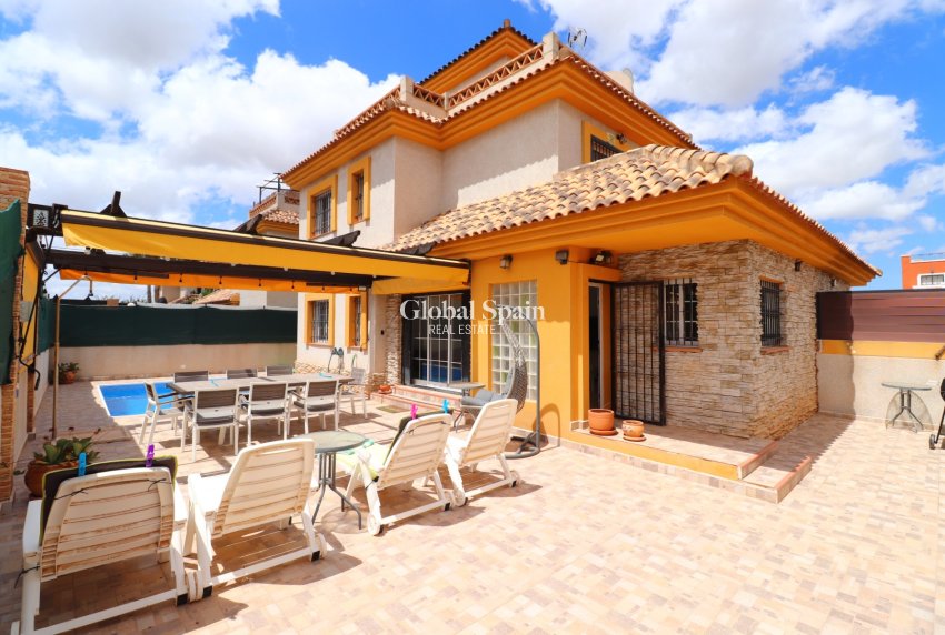 Resale - HOUSE -
Los Montesinos - La Herrada