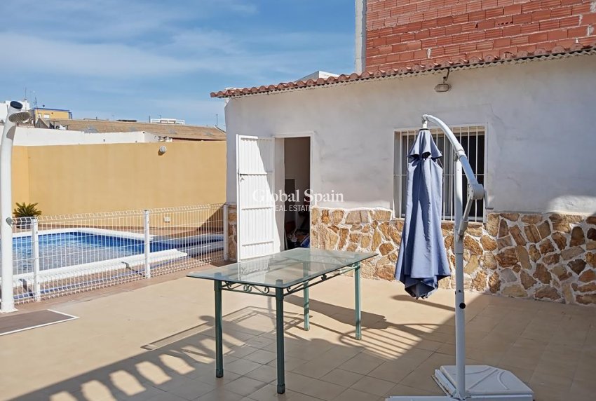 Resale - HOUSE -
LOS MONTESINOS - PUEBLO CENTRO