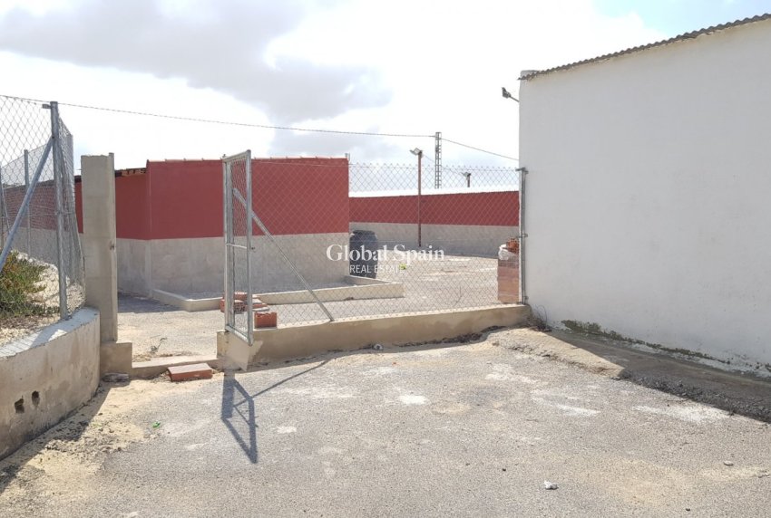 Resale - HOUSE -
LOS MONTESINOS