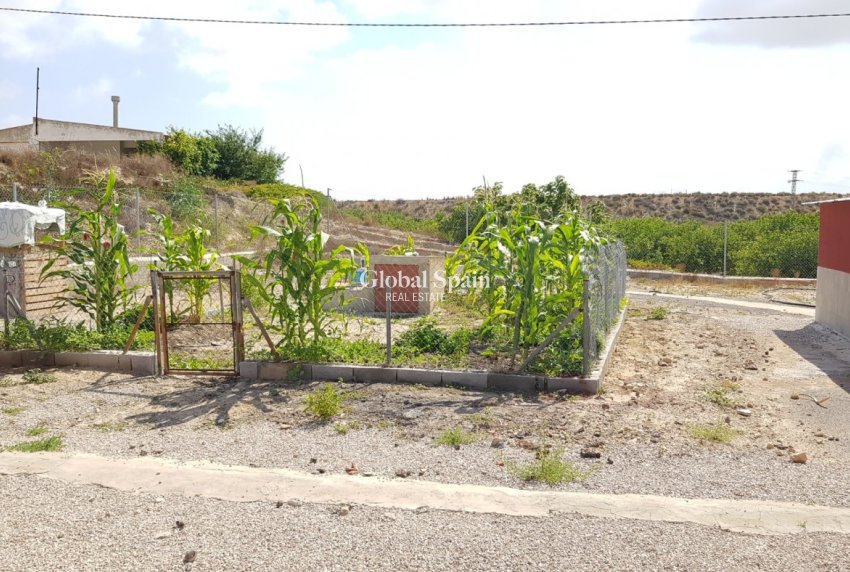 Resale - HOUSE -
LOS MONTESINOS