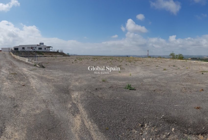 Resale - HOUSE -
LOS MONTESINOS
