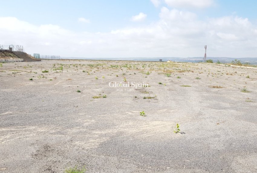 Resale - HOUSE -
LOS MONTESINOS