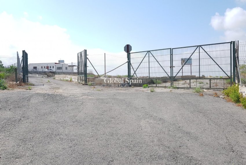 Resale - HOUSE -
LOS MONTESINOS