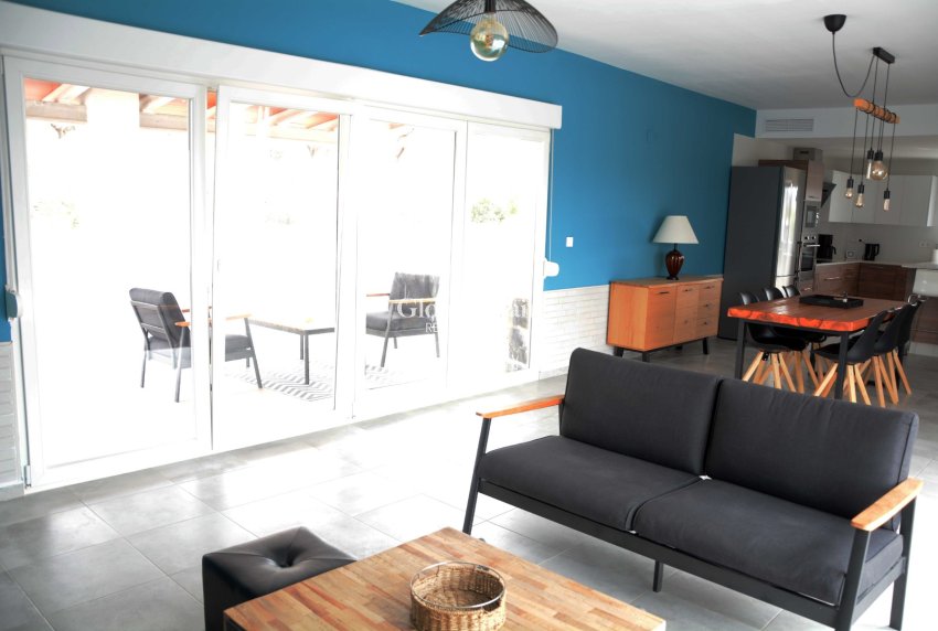 Resale - HOUSE -
MACISVENDA - Inland