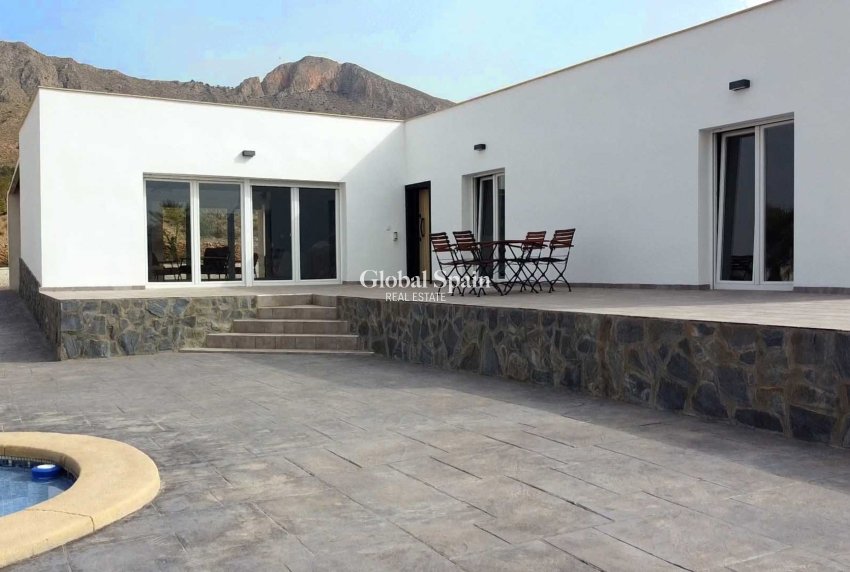 Resale - HOUSE -
MACISVENDA - Inland