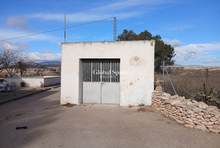 Resale - HOUSE -
MONÓVAR - Inland