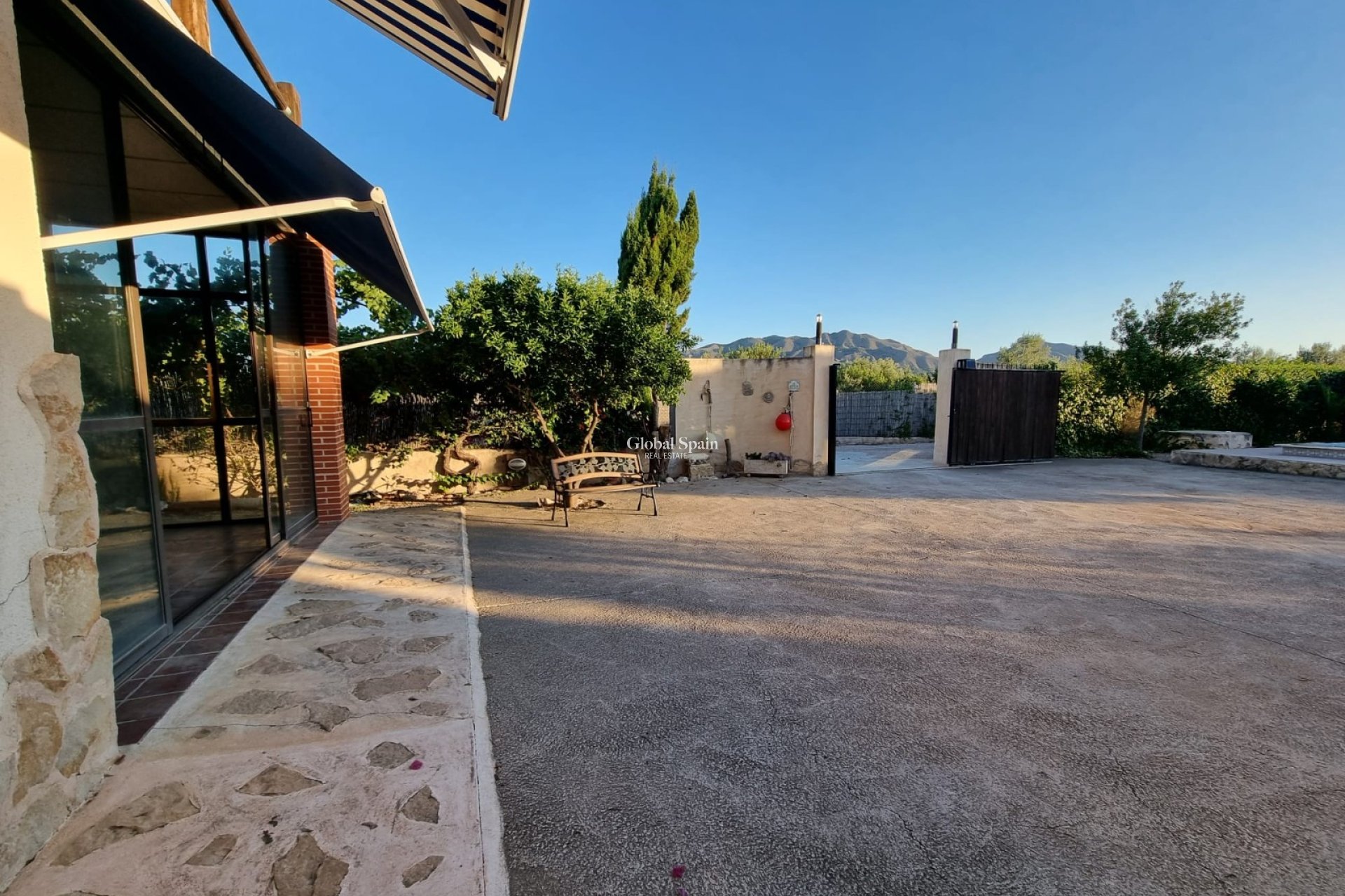 Resale - HOUSE -
ORIHUELA - Benferri