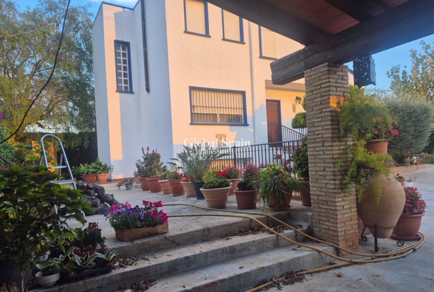 Resale - HOUSE -
ORIHUELA - Casco Histórico