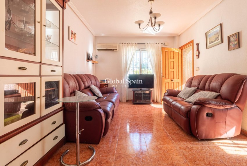 Resale - House -
ORIHUELA COSTA - CABO ROIG